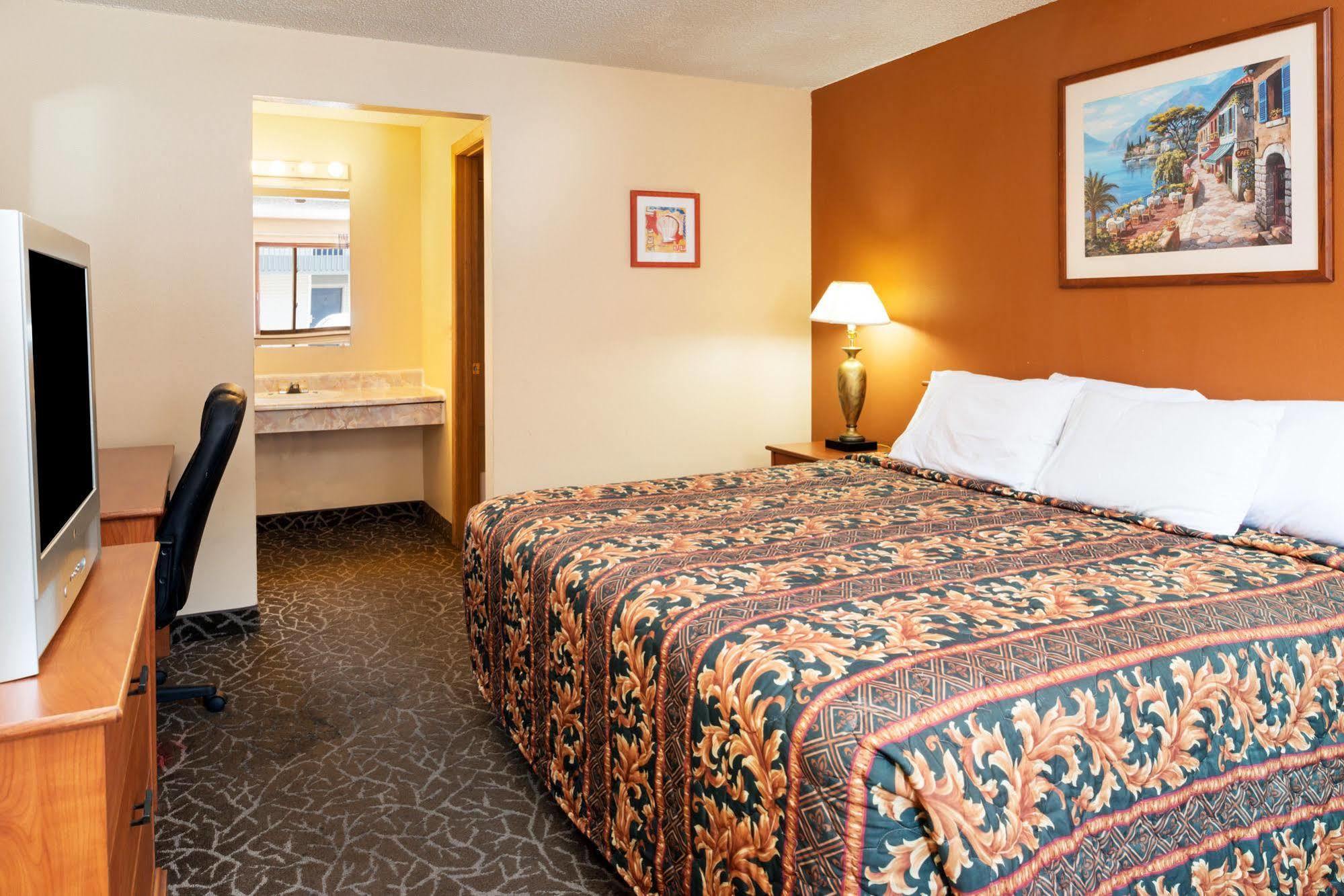 Howard Johnson By Wyndham Spokane